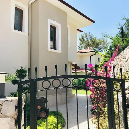 Goecek Begonville Villa No 8 * フェティエ